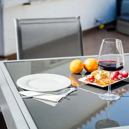 Carvoeiro Beach Apartment شقة *