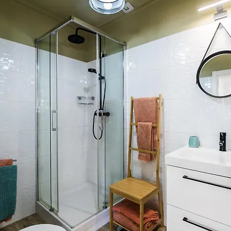 Carvoeiro Beach Apartment * קארבואירו