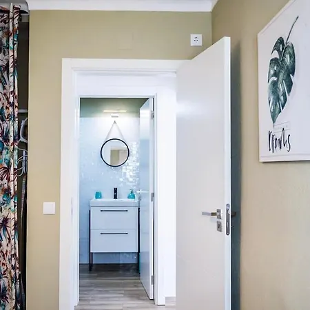 Carvoeiro Beach Apartment דירה קארבואירו